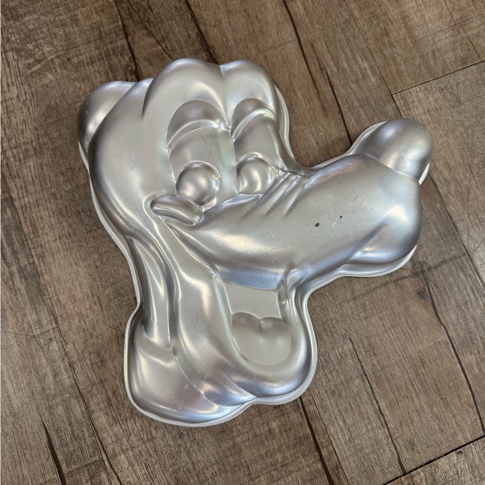 Vintage Walt Disney Productions Pluto Cake Pan –Wilton Character Mold – Rare